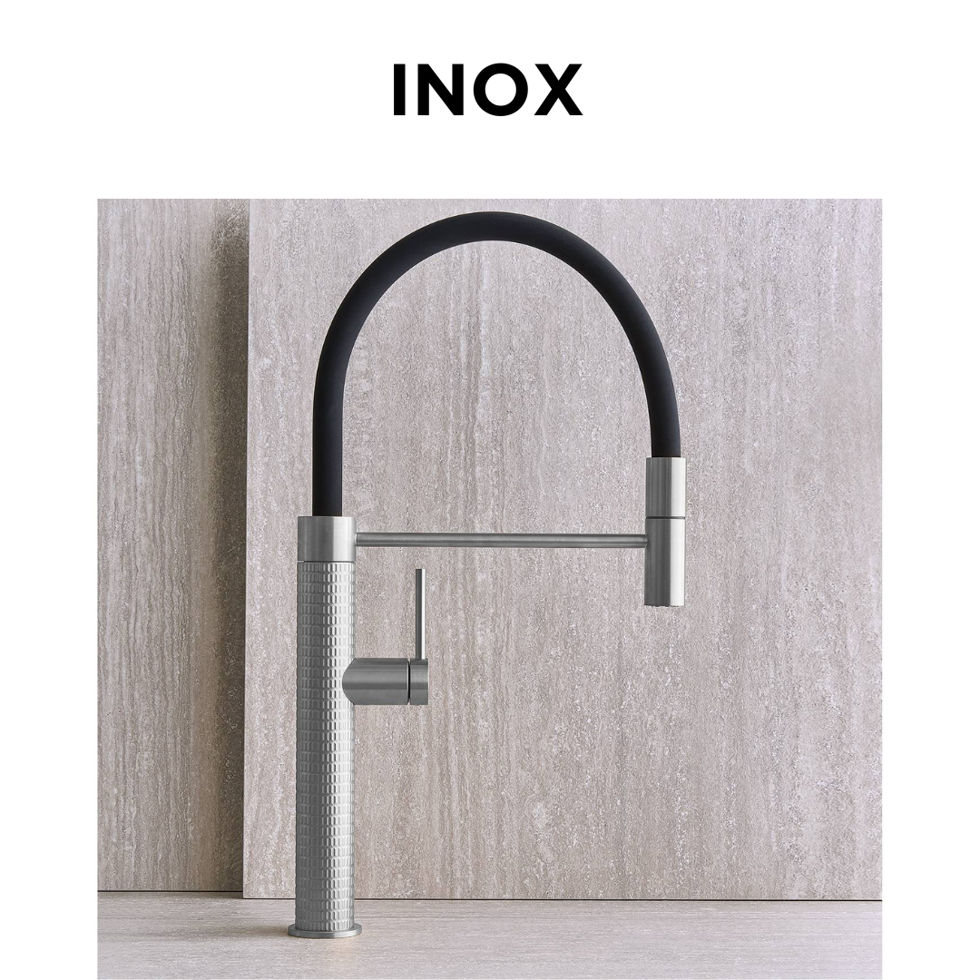 Monocomando con doccia tubo in silicone inox