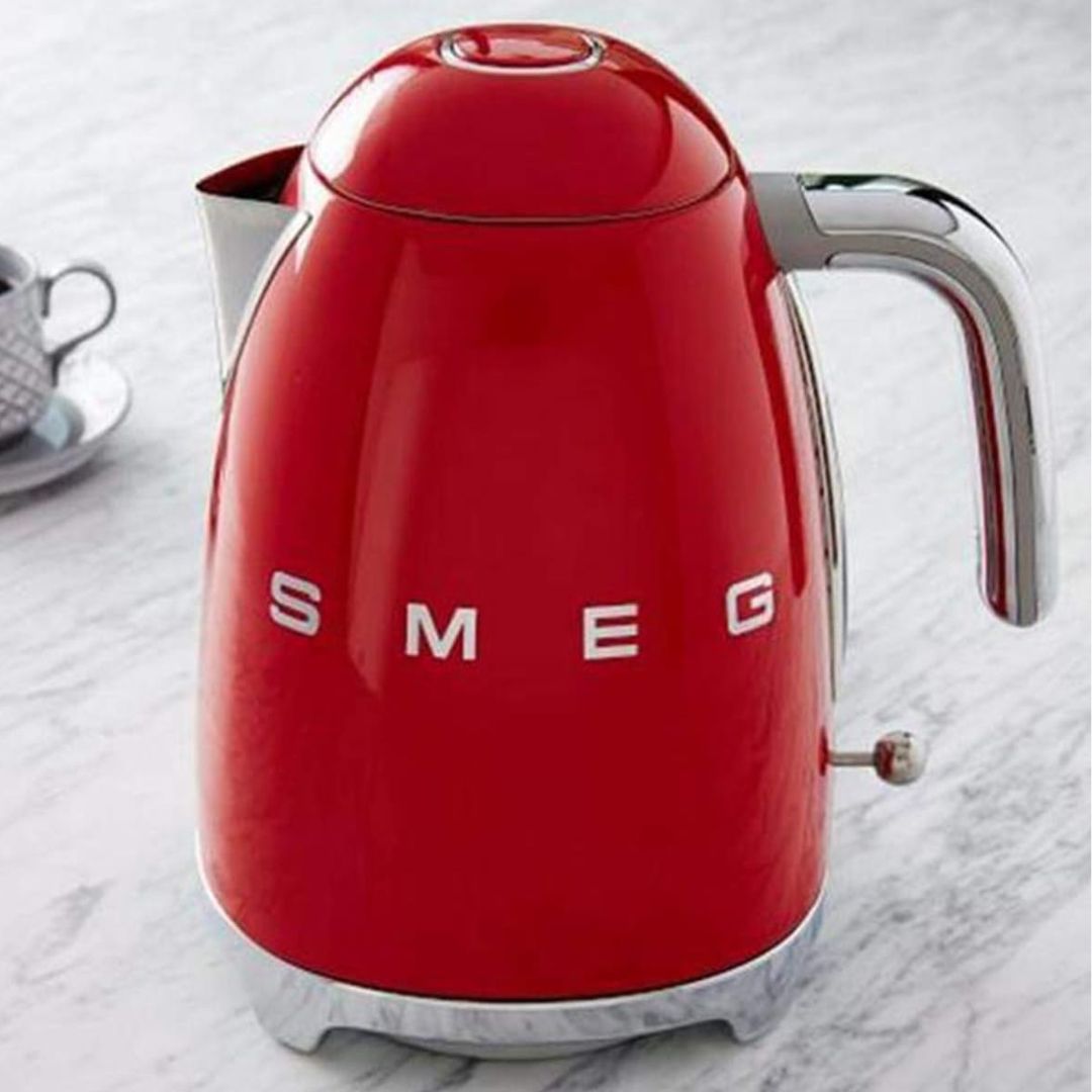 SMEG KLF03RDEU Bollitore Elettrico Capacita 1.7 Lt. Rosso Estetica 50’s Style