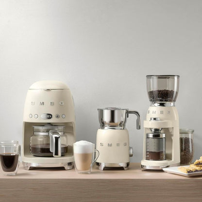 SMEG DCF02CREU Macchina Caffè Filtro 50’s Style 10 Tazze Aroma Regolabile Panna