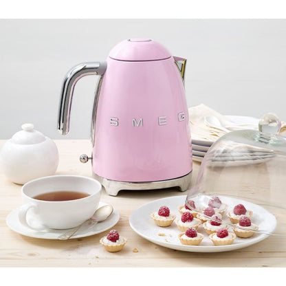 SMEG KLF03PBEU Bollitore Elettrico Azzurro Estetica 50’s Style Capacità 1,7 L