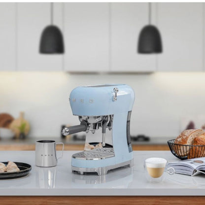 SMEG ECF02CREU Macchina Da Caffè Espresso Manuale 50's Style 1350W Panna