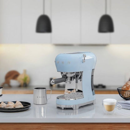 SMEG ECF02BLEU Macchina Da Caffè Espresso Manuale 50's Style 1350W Nero