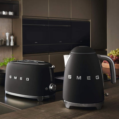 SMEG KLF03BLMEU Bollitore Elettrico Nero 1,7 L Style 50’s Manico Ergonomico