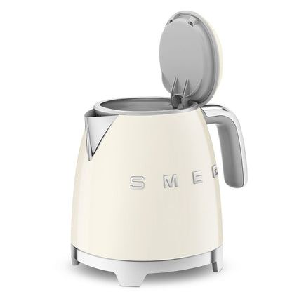 SMEG KLF03CREU Bollitore Elettrico Panna 2400W 1.7 LT. Estetica 50’s Style
