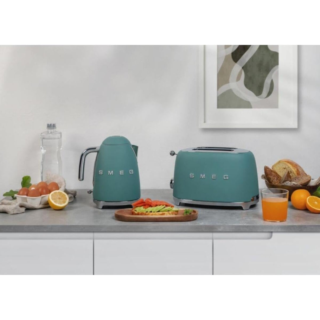 SMEG SELECTION KLF03EGMEU 50's Bollitore Elettrico 50's Style 1,7 l. Verde Smeraldo Opaco