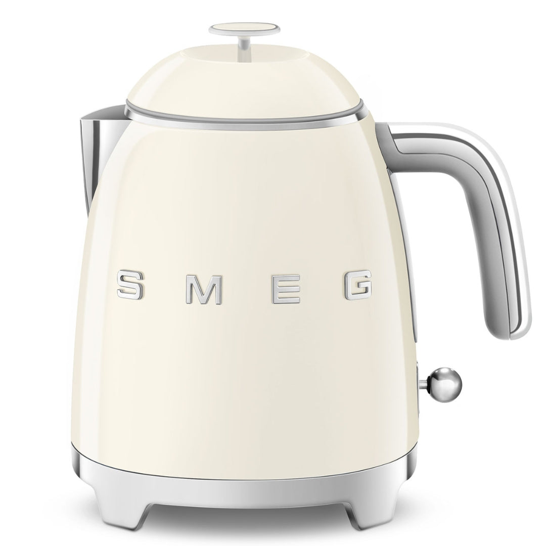 SMEG KLF03CREU Bollitore Elettrico Panna 2400W 1.7 LT. Estetica 50’s Style