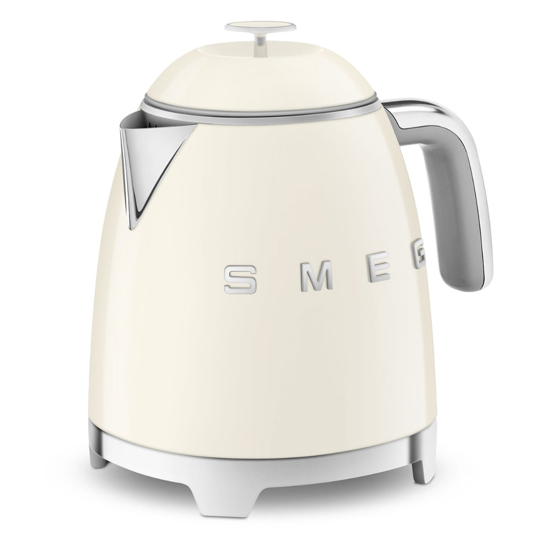 SMEG KLF03CREU Bollitore Elettrico Panna 2400W 1.7 LT. Estetica 50’s Style