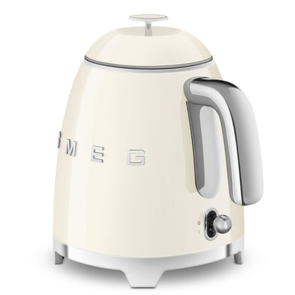 SMEG KLF03CREU Bollitore Elettrico Panna 2400W 1.7 LT. Estetica 50’s Style