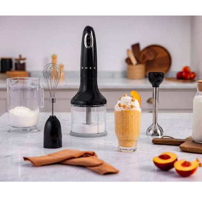 SMEG PED HBF03CREU Frullatore a Immersione con Frusta Tritatutto Misurino Crema 50's Style 700W