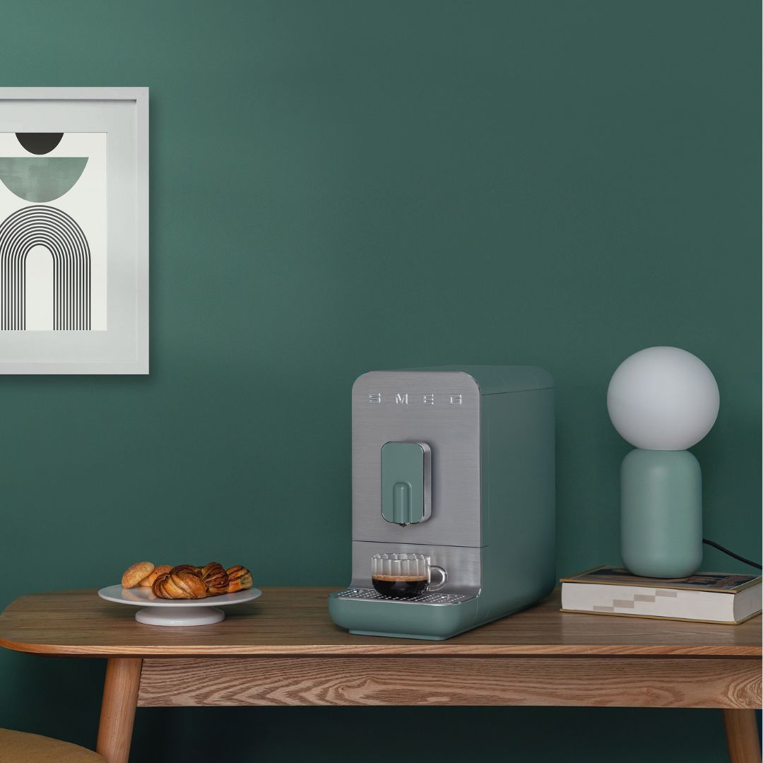 SMEG BCC01EGMEU Macchina Caffè Espresso Automatica Verde Smeraldo 1350W 1.4 Lt.